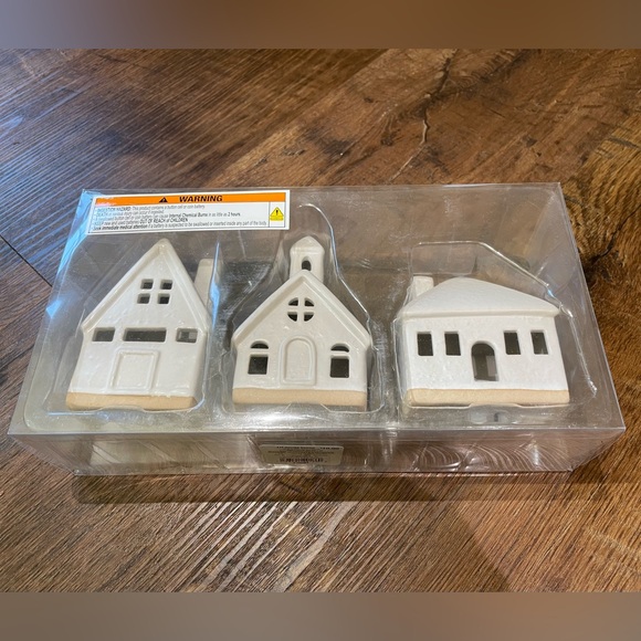 3pc Lit Ceramic Buildings Decorative Christmas Figurine Set - Wondershop - Picture 5 of 6